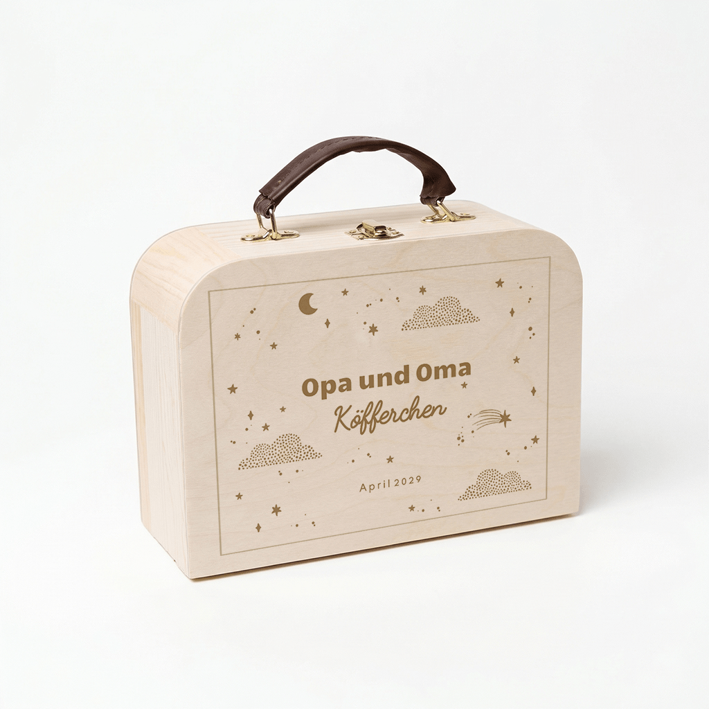 Kinderkoffer als Schwangerschaftsankündigung für Oma und Opa mit Sternenhimmel