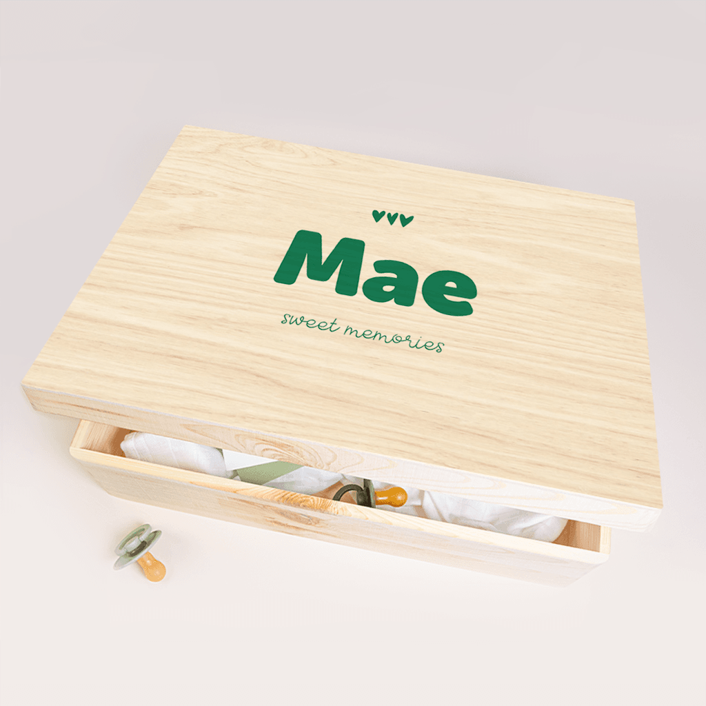 Memorybox met lila strepen en groene tekst en hartjes