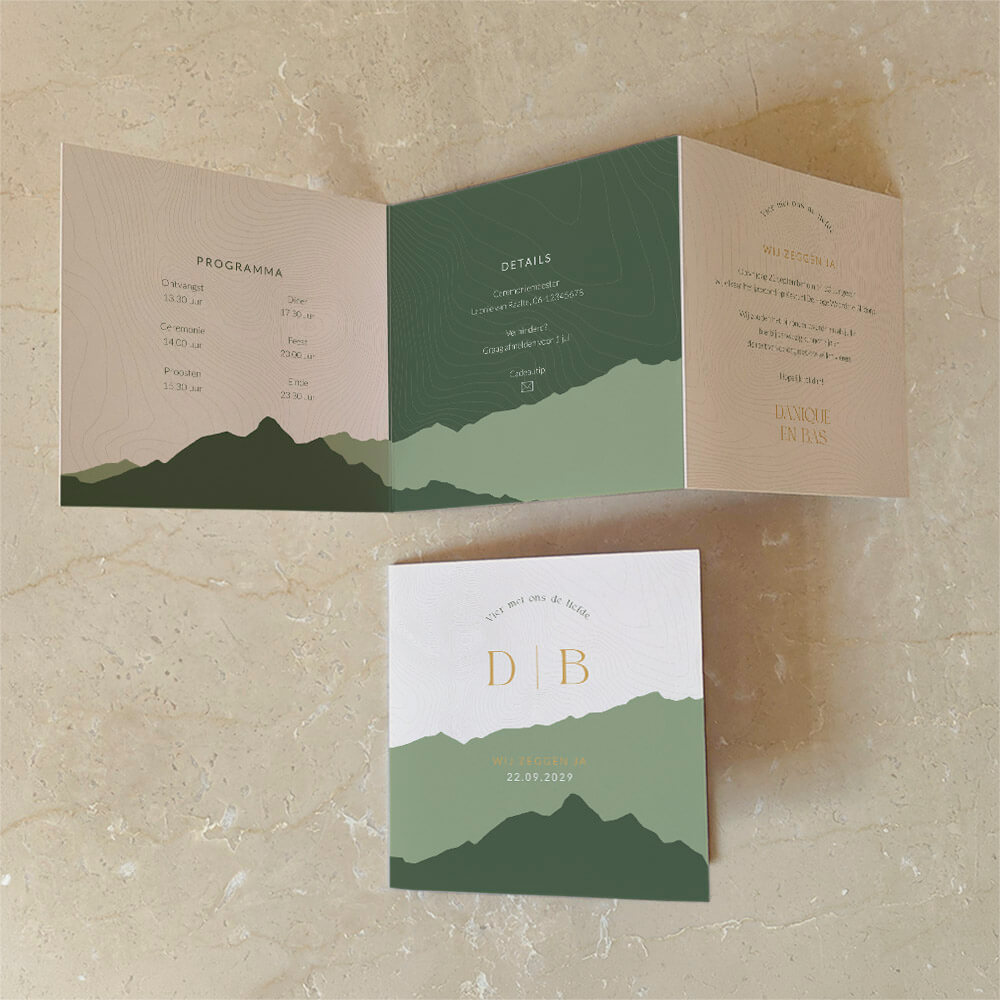 Zigzag trouwkaart met bergen, eigen foto en luxe goudfolie