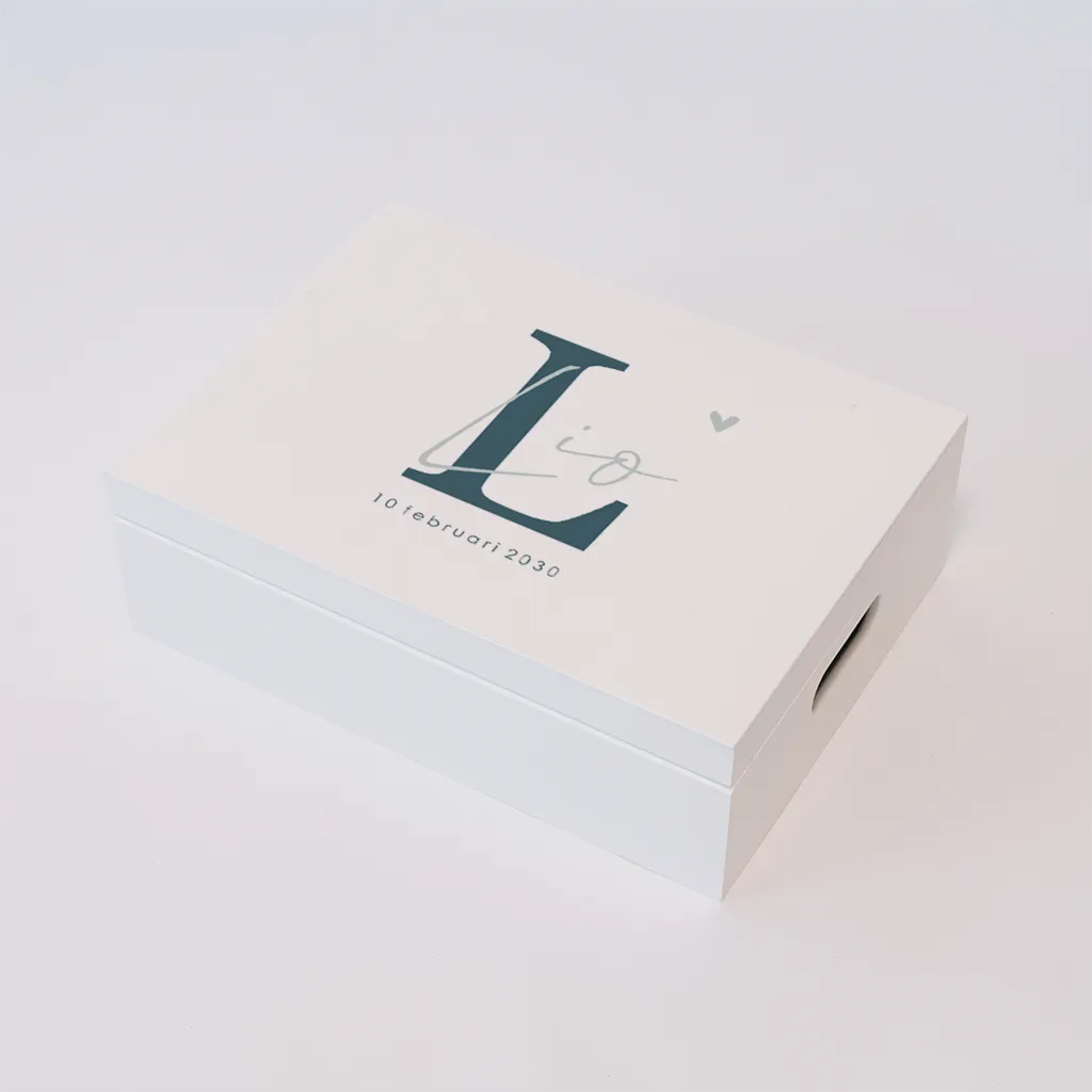 Memorybox met initiaal en hartje