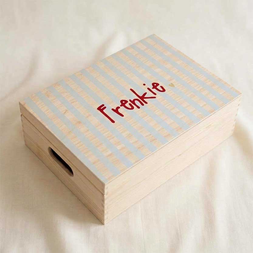 Memorybox geboorte strepen naam
