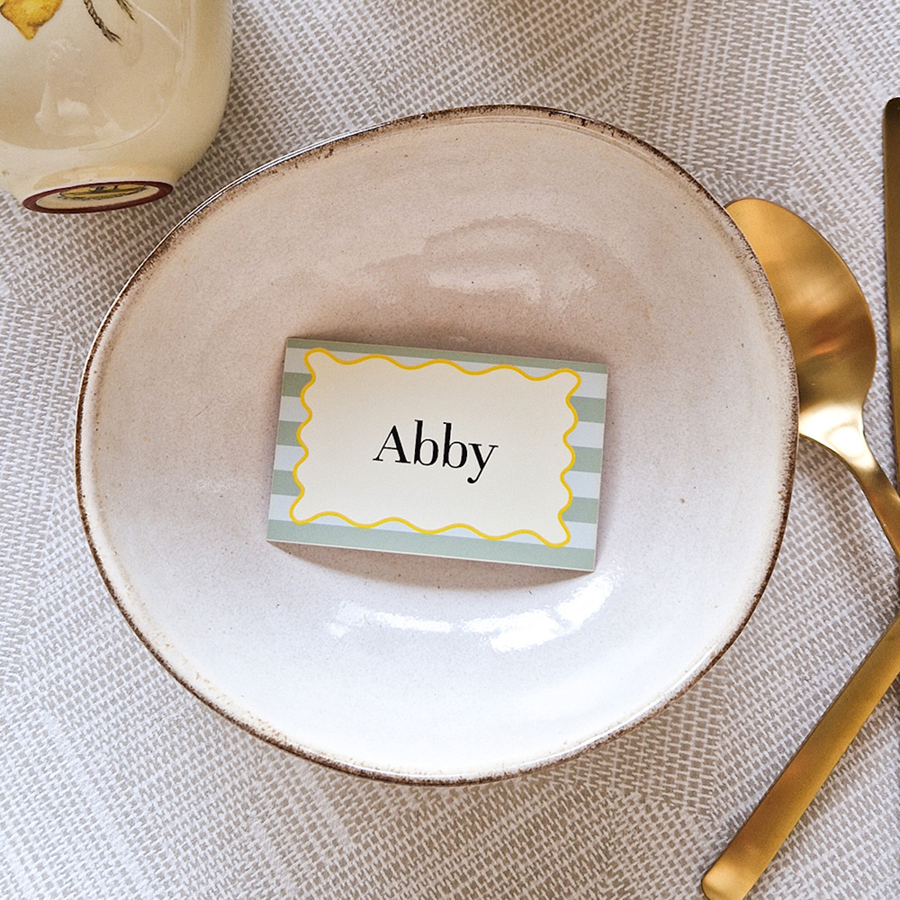 21 diner naamkaartjes met strepen en golvend kader