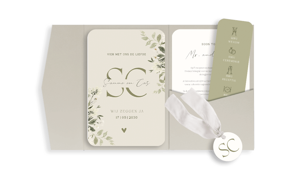 Elegante trouwkaart pocketfold in groen met initialen en bloemen