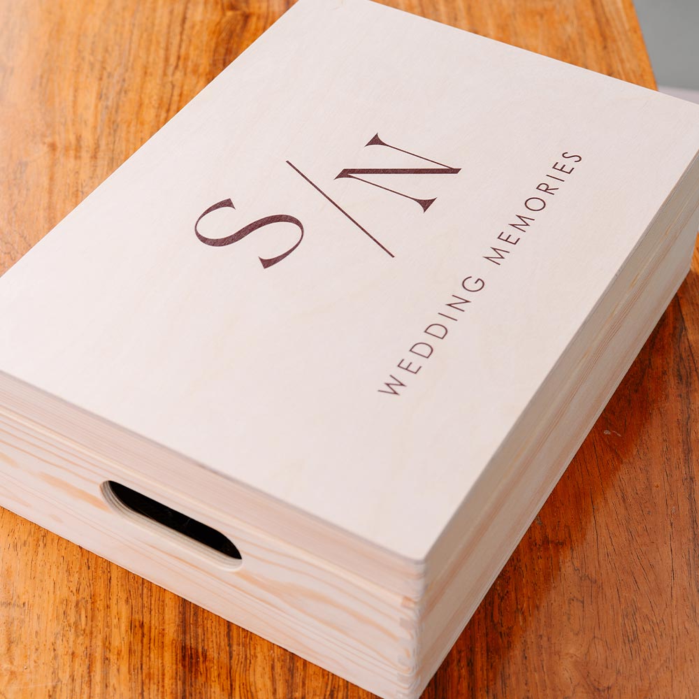 Memorybox huwelijk met initialen in cherry kleur