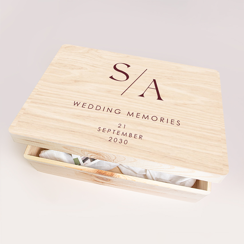 Memorybox huwelijk met initialen in cherry kleur