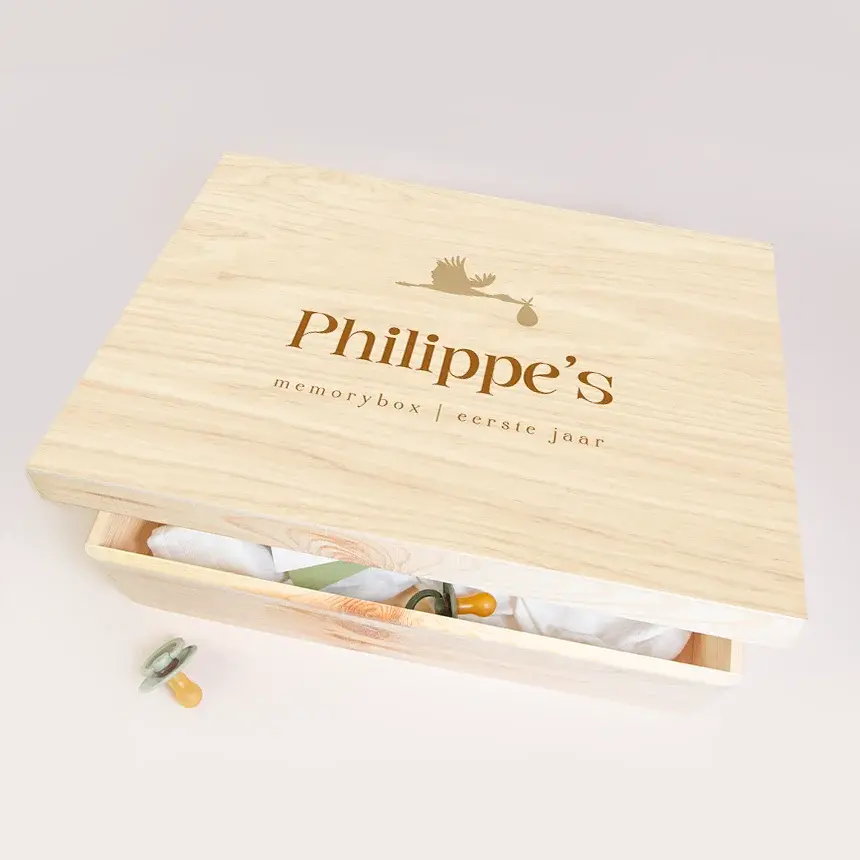 Memorybox met ooievaar in neutrale kleuren