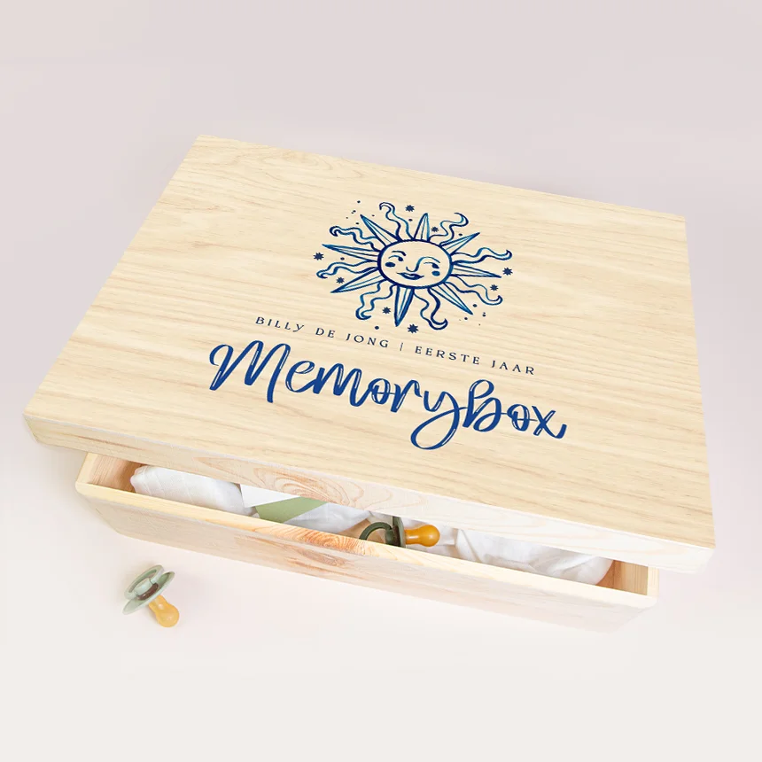 Memorybox hout met donkerblauwe zon en sterren