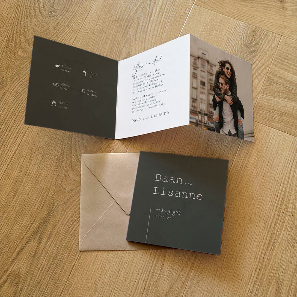 Basic zigzag gevouwen trouwkaart met foto