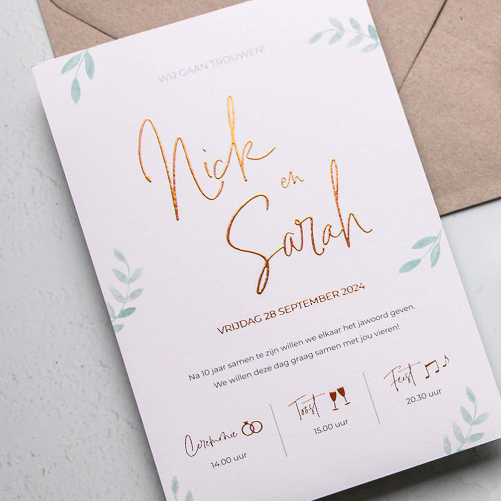 Trouwkaart botanisch mintgroene watercolor takjes rosefolie