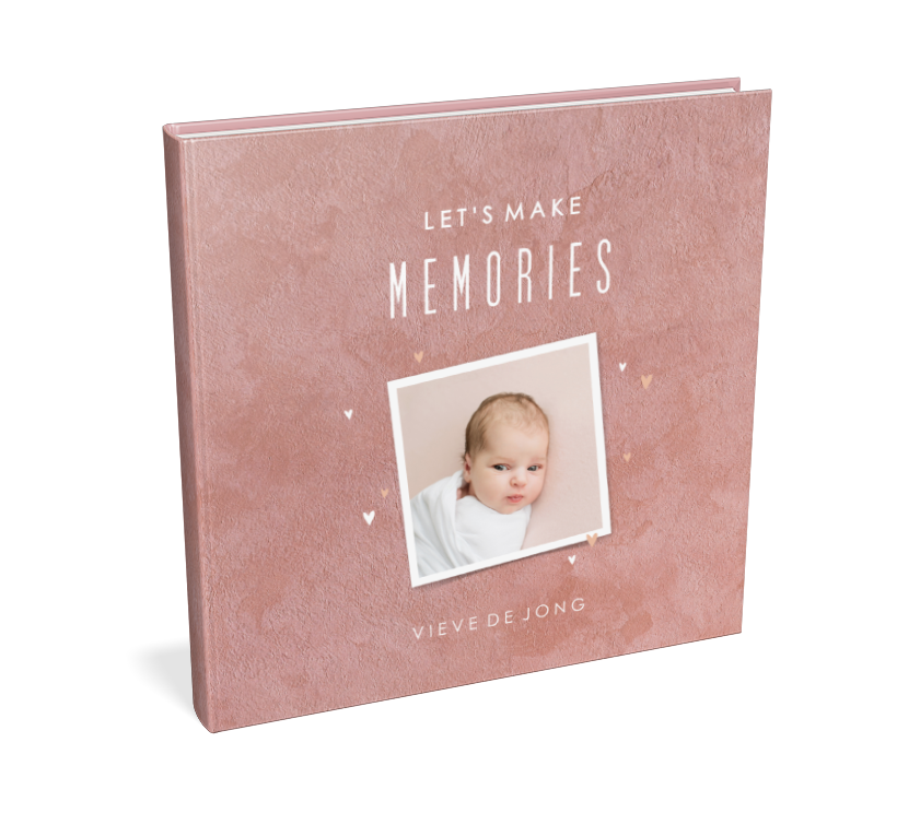 Oudroze kraambezoekboek met kleine hartjes