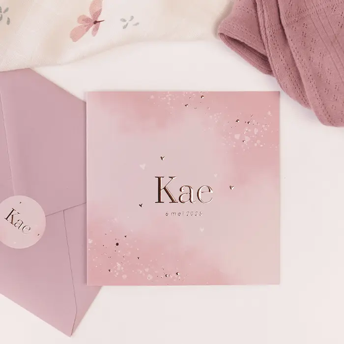 Roze watercolour geboortekaartje met hartjes en roségoudfolie