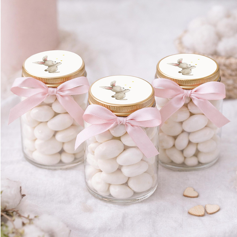 Stickers met lief konijntje en hartjes in zachte tinten