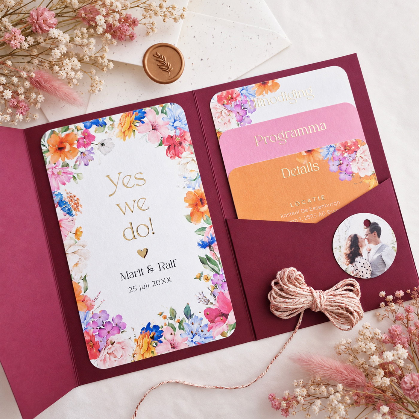 Pocketfold trouwkaart fleurige bloemen roze goudfolie Bright Flowers
