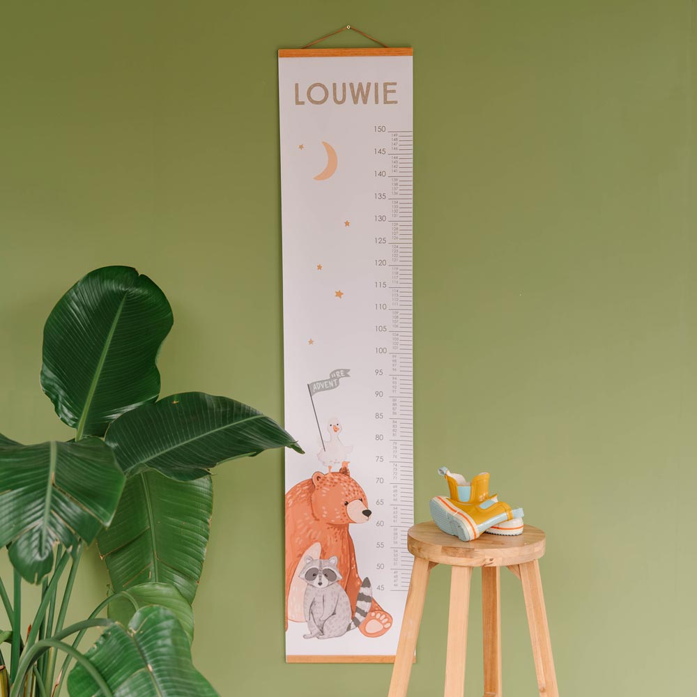 Groeimeter kinderkamer met bosdieren