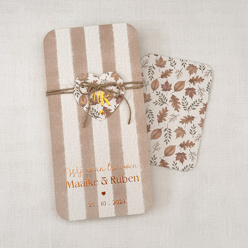 Trouwkaart hartvorm label herfst en koperfolie | Soft Autumn Romance