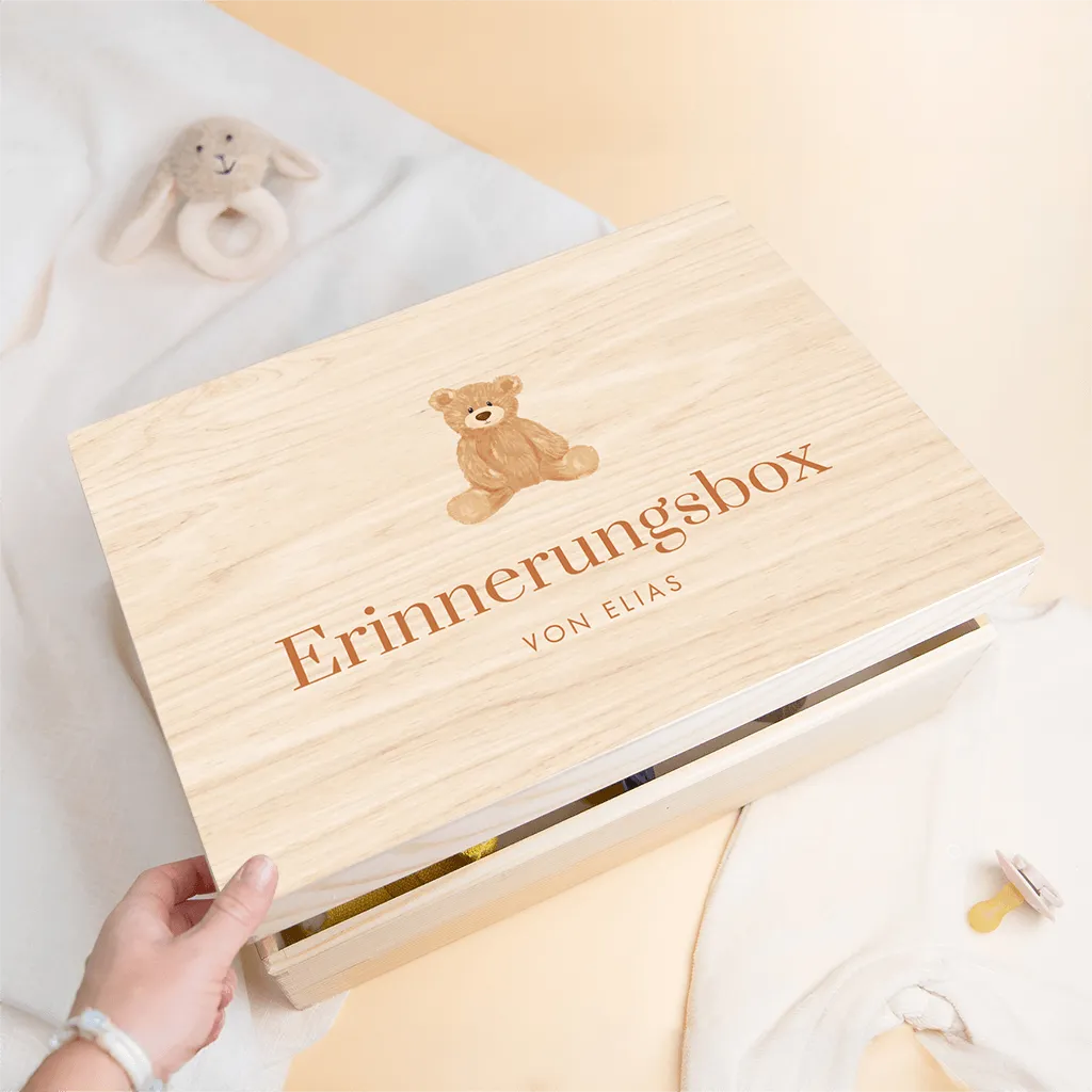 Erinnerungsbox aus Holz für Babys mit Teddy auf dem Deckel