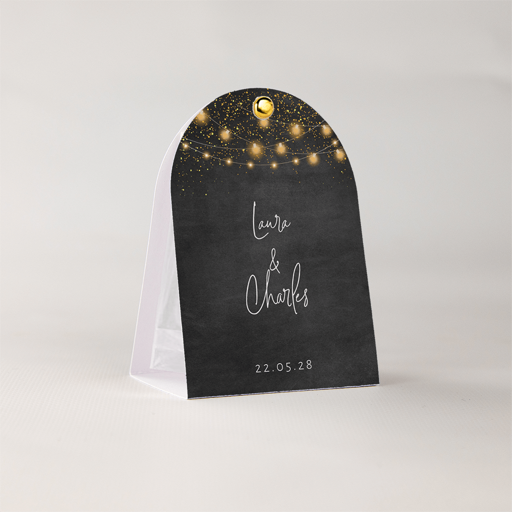 Étui tente pour remerciement anniversaire avec guirlandes lumineuses