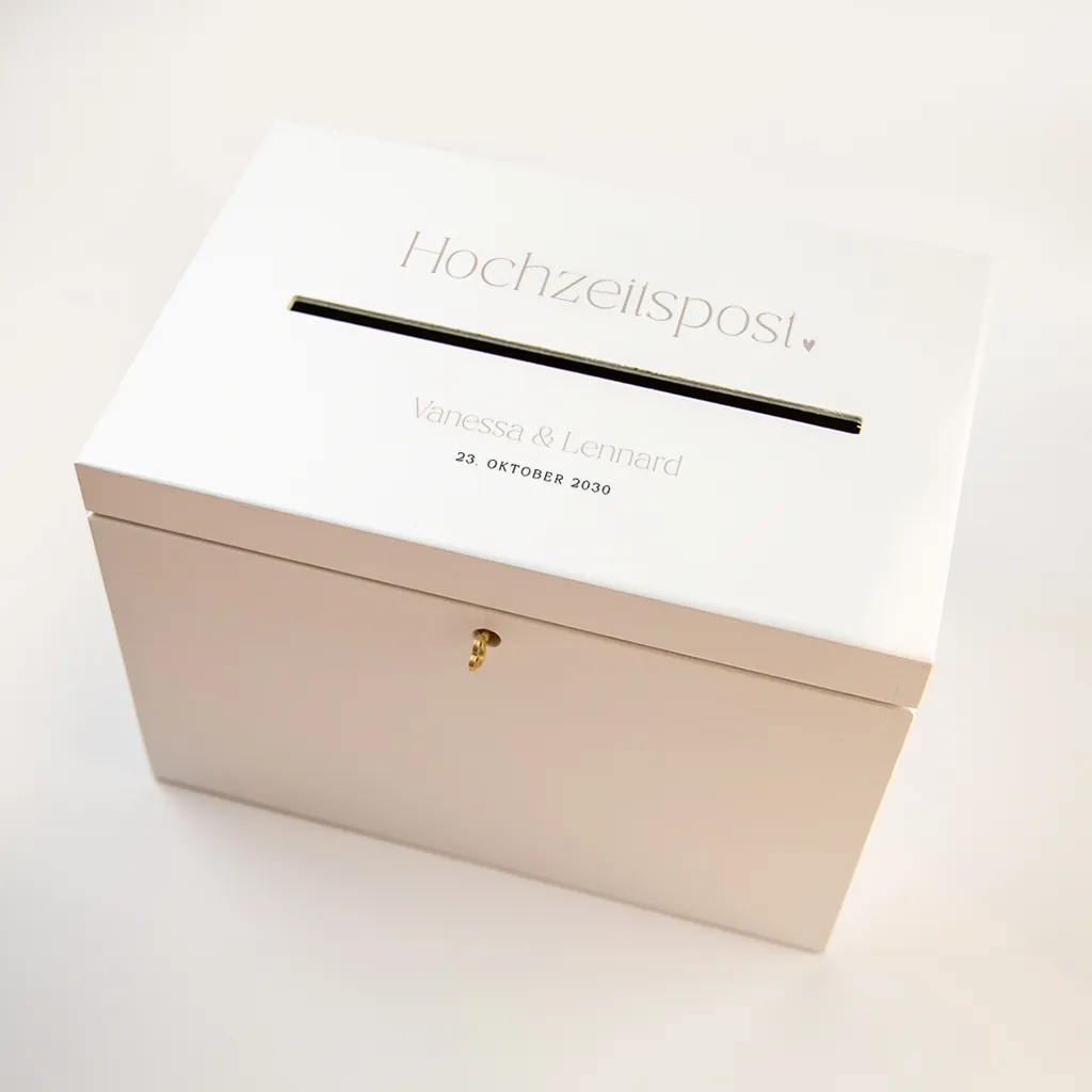 Klassische Kartenbox zur Hochzeit mit Schrift in Beige
