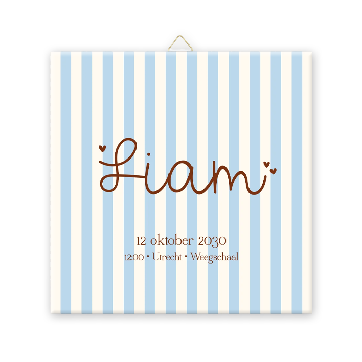 Lief tegeltje met blauwe strepen, geboortedatum en sterrenbeeld