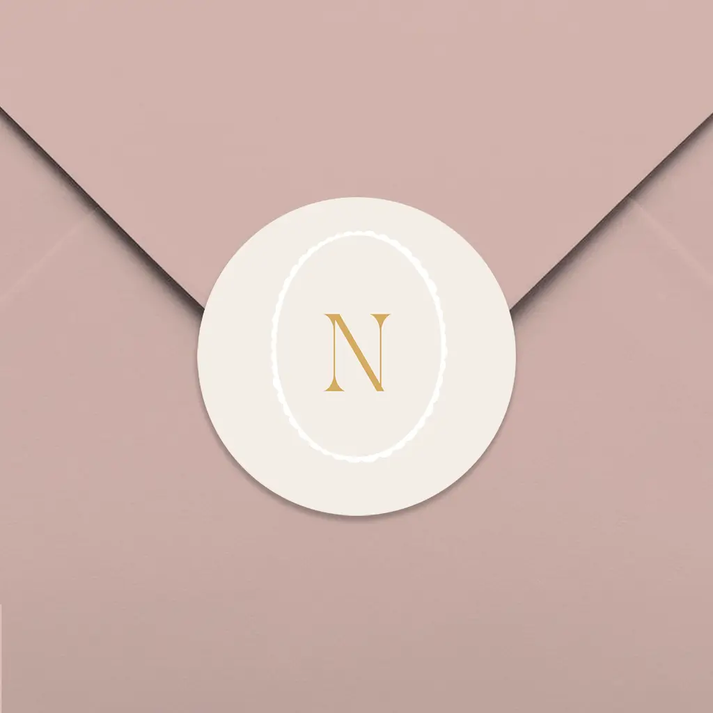 Sluitzegel beige met initiaal - per 25 stuks