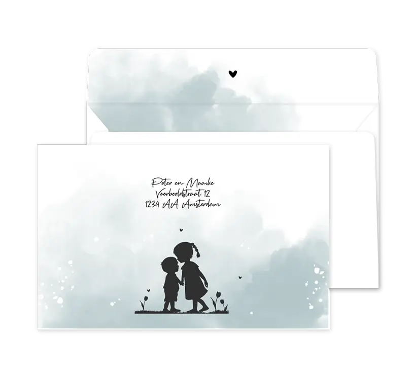 Blauwe watercolour envelop op maat met silhouetjes van zus en broertje