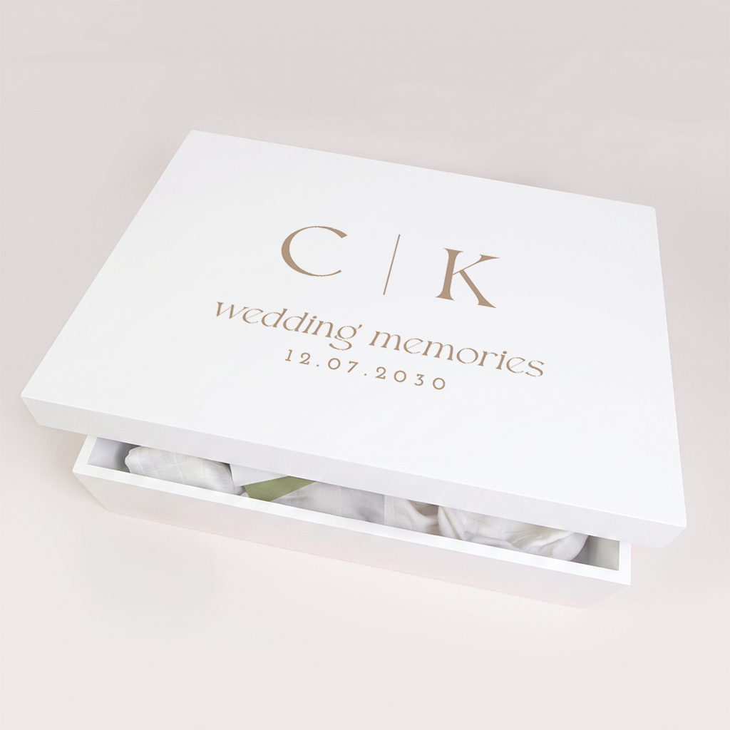 Memorybox huwelijk typografisch met initialen