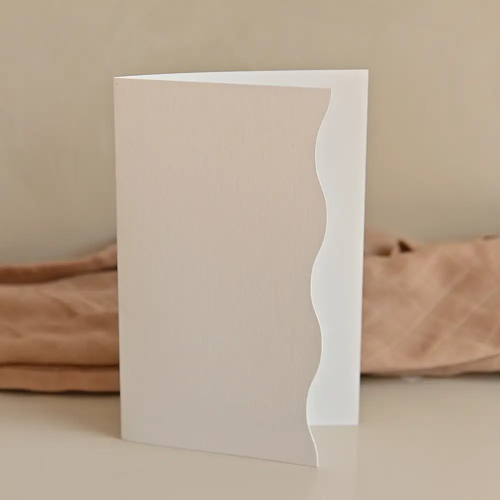 Faire-part de mariage portrait et bords ondulés à créer soi-même
