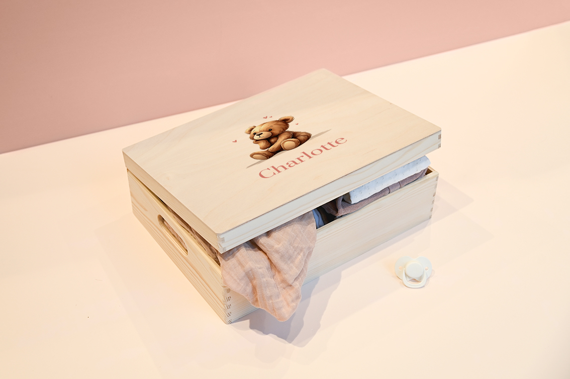 Memorybox met lief dromend beertje en naam