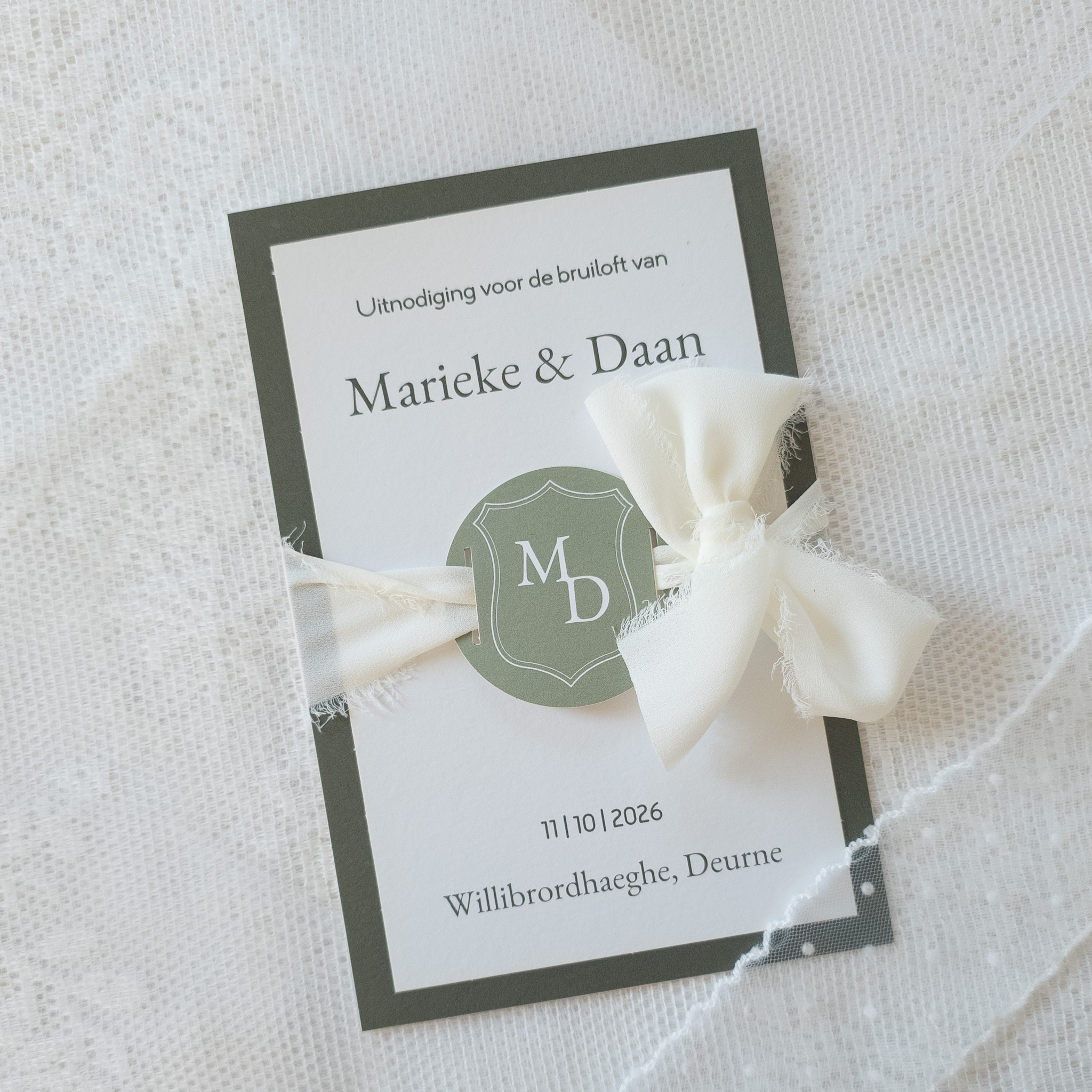 Stapelkaart met monogram groen creme