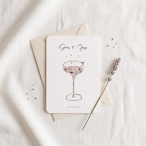 Vrolijke trouwkaart kleurrijk champagne glas