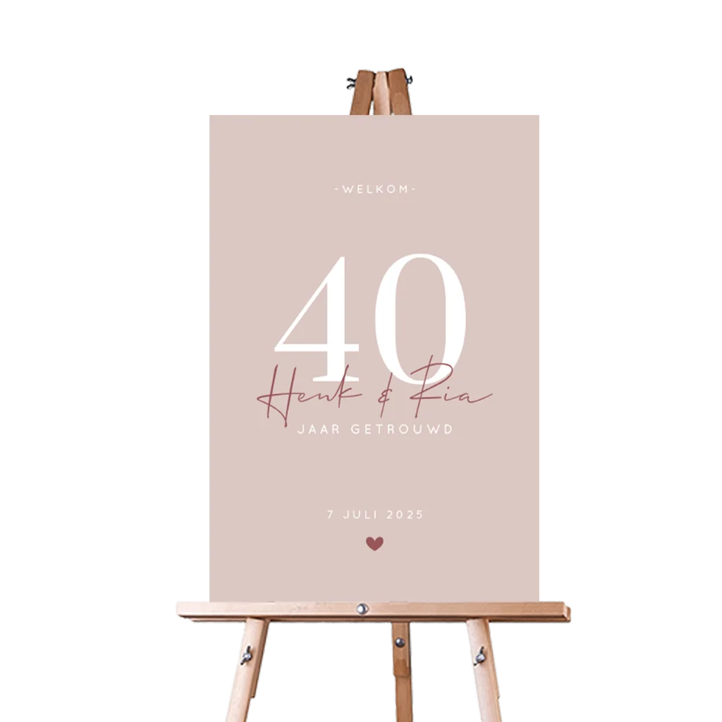 Typografisch welkomstbord voor huwelijksjubileum op oudroze