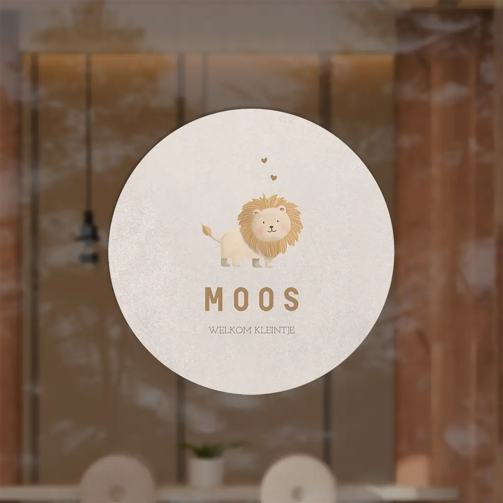 Raamsticker rond beige met lieve illustratie van leeuwtje