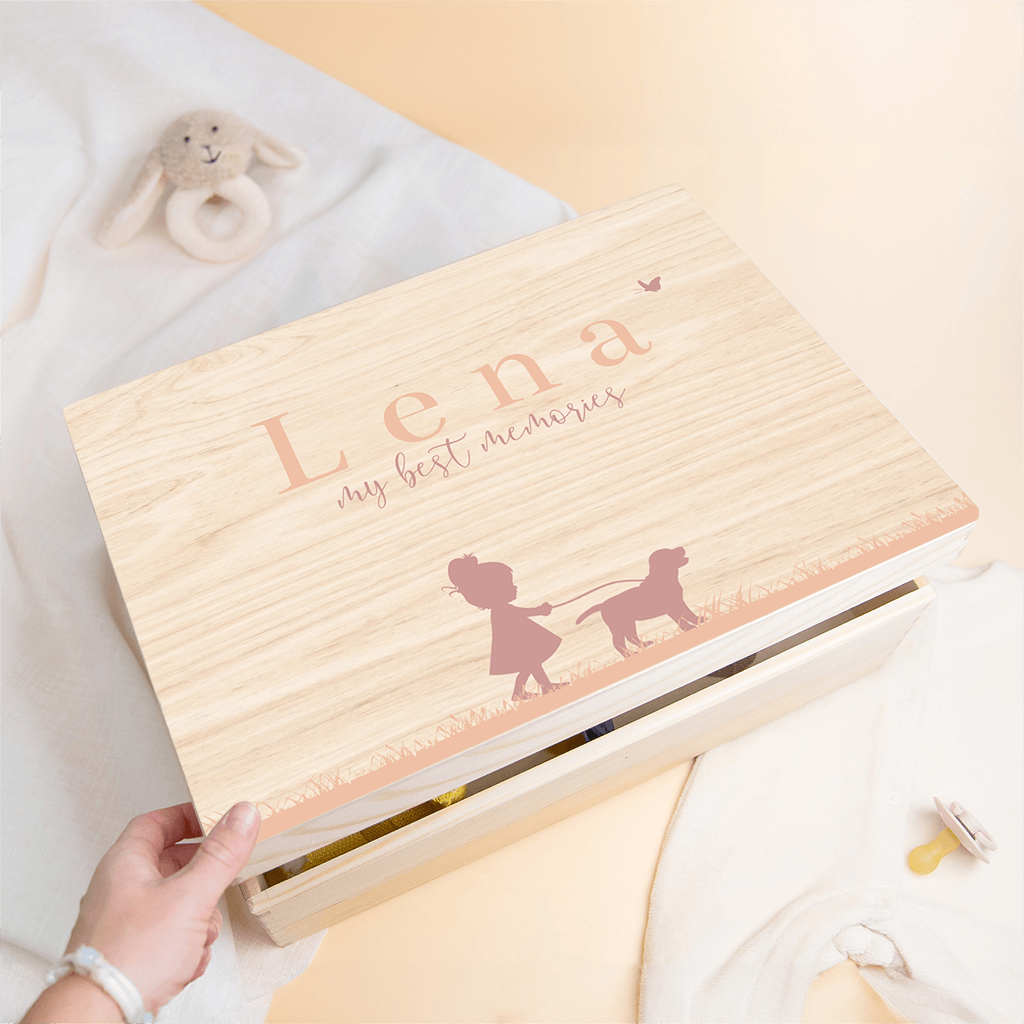 Houten bewaarkist silhouetje meisje met hond