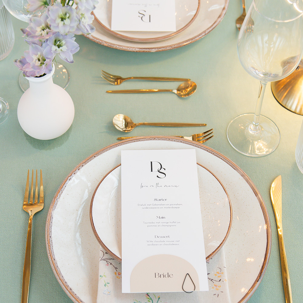 Menukaart bruiloft modern chic initialen