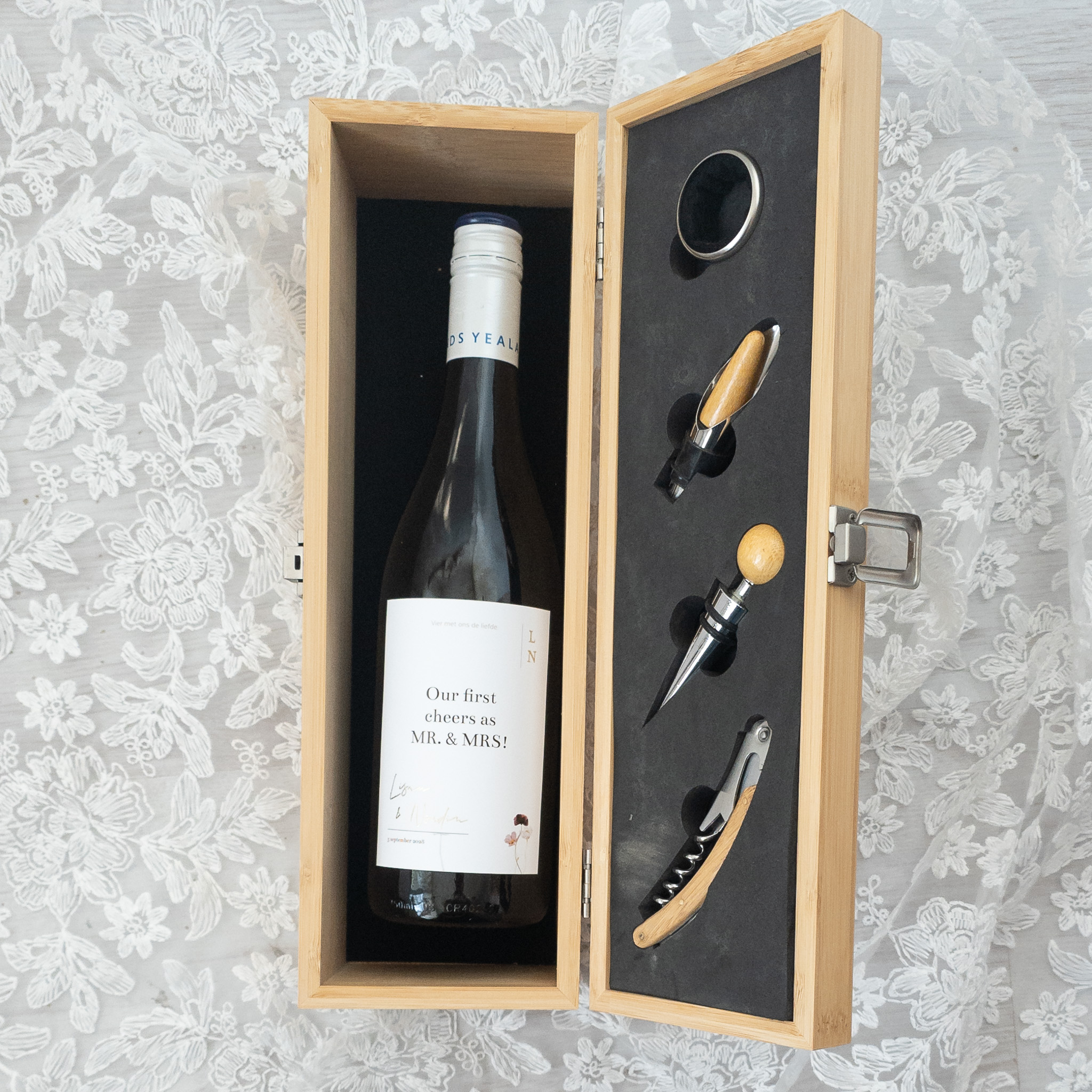 Wijnetiket bruiloft wit goudfolie