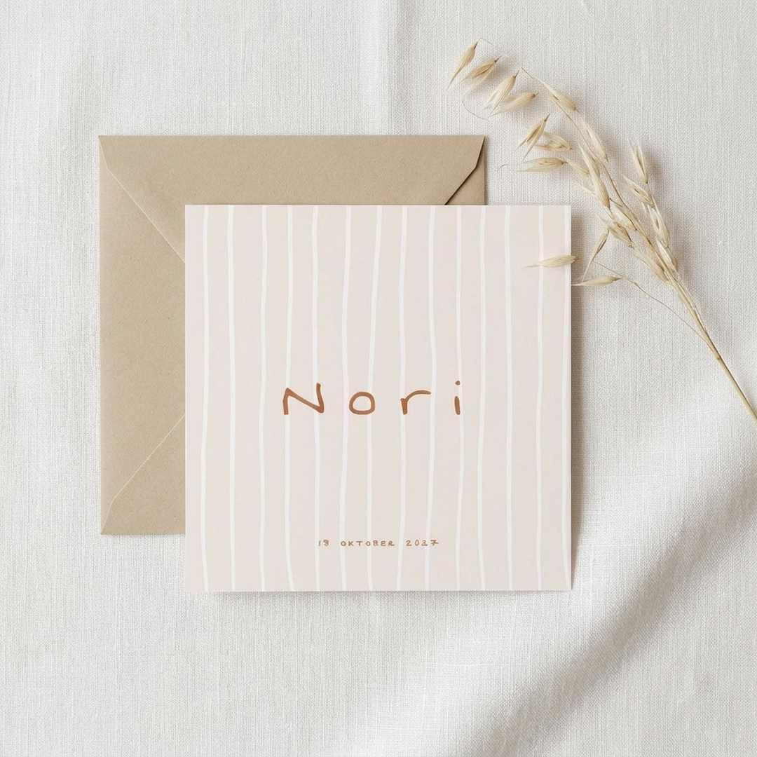 Geboortekaartje minimalistisch zand streepjes