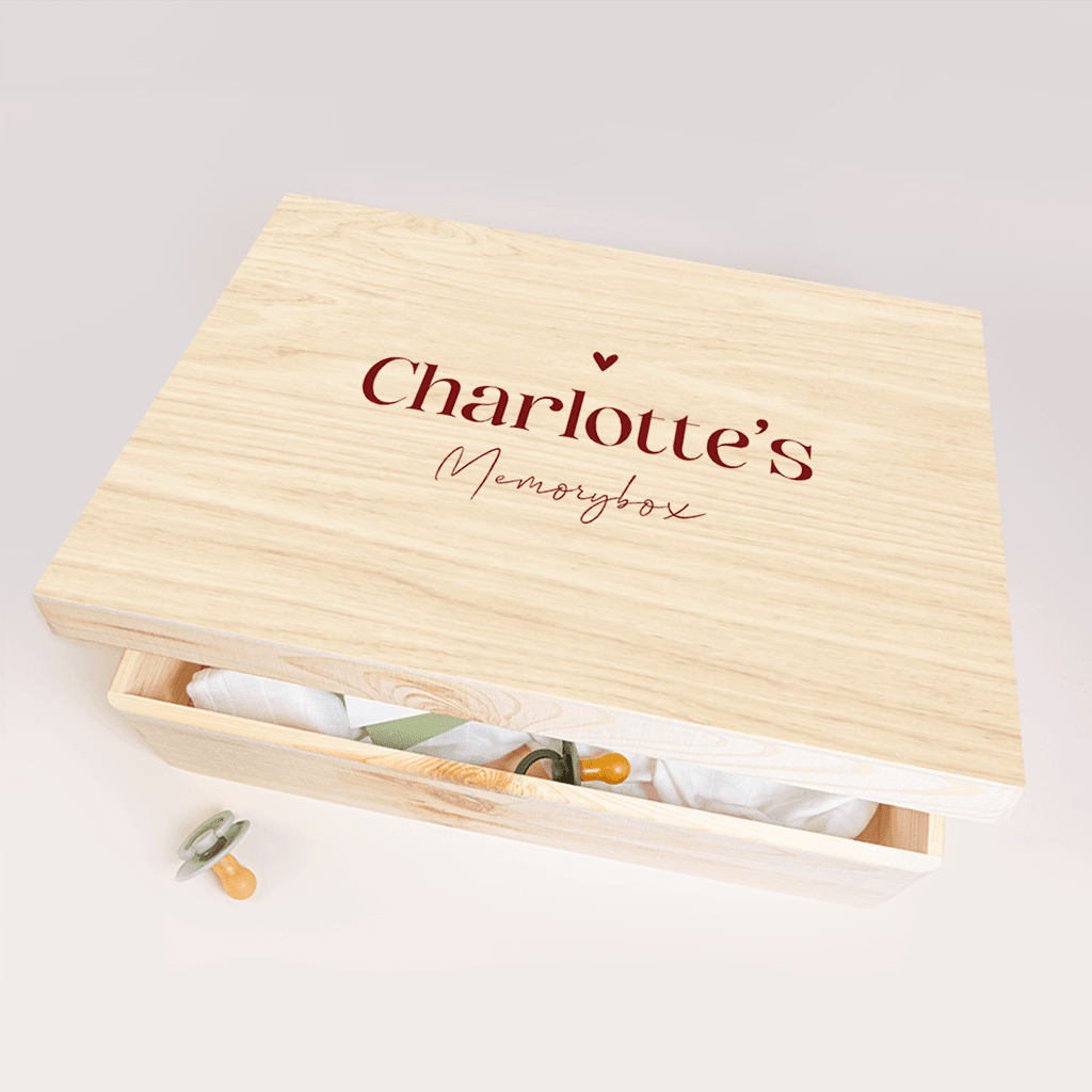 Memorybox met rode typografie en hartje