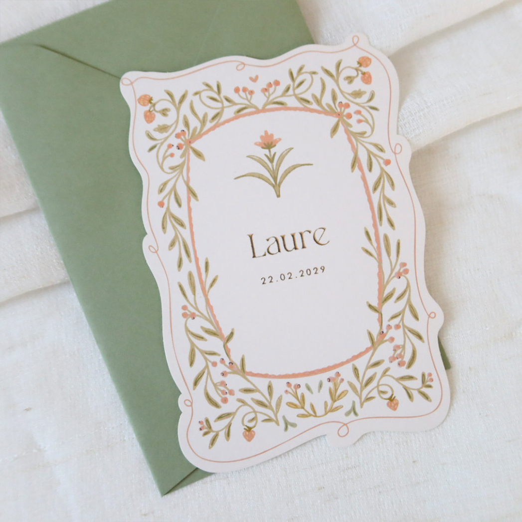 botanisch geboortekaartje aardbeien getekend in stansvorm