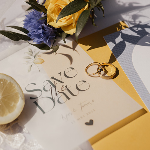 Kalkpapier save the date met goudfolie