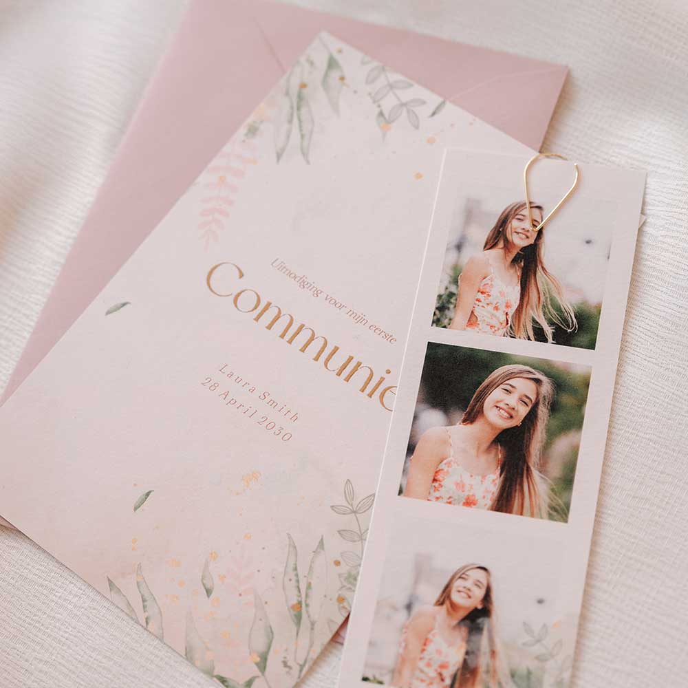 Communie uitnodiging met watercolour bladeren en fotostrip