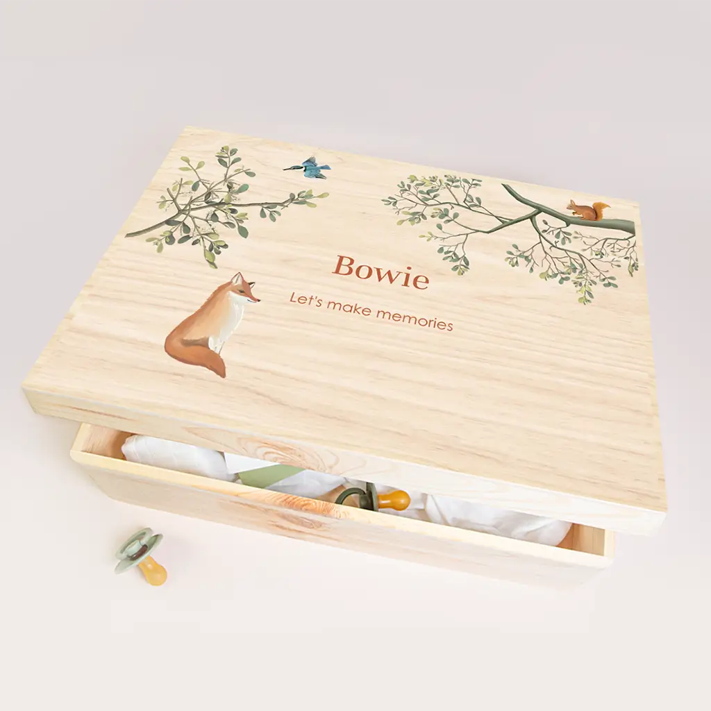 Memorybox baby met naam en bosdieren