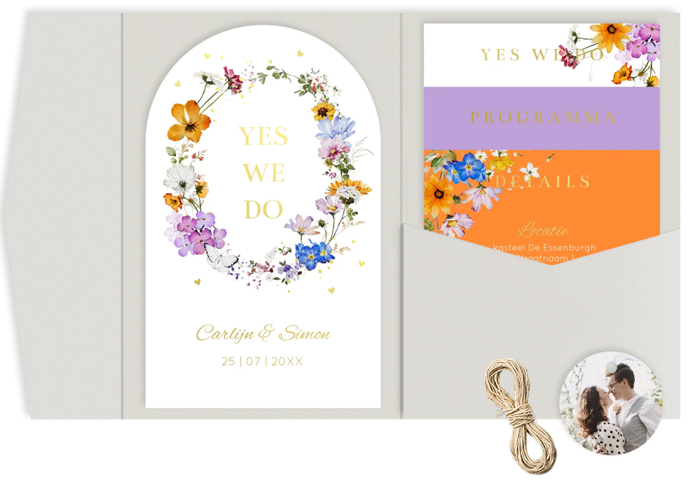 Pocketfold trouwkaart zomerse bloemen lila paars goudfolie