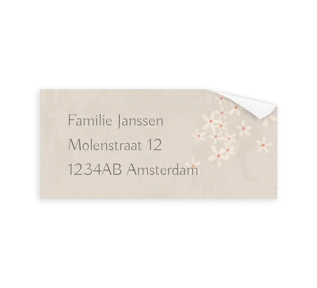 Beige adressticker met bloementjes