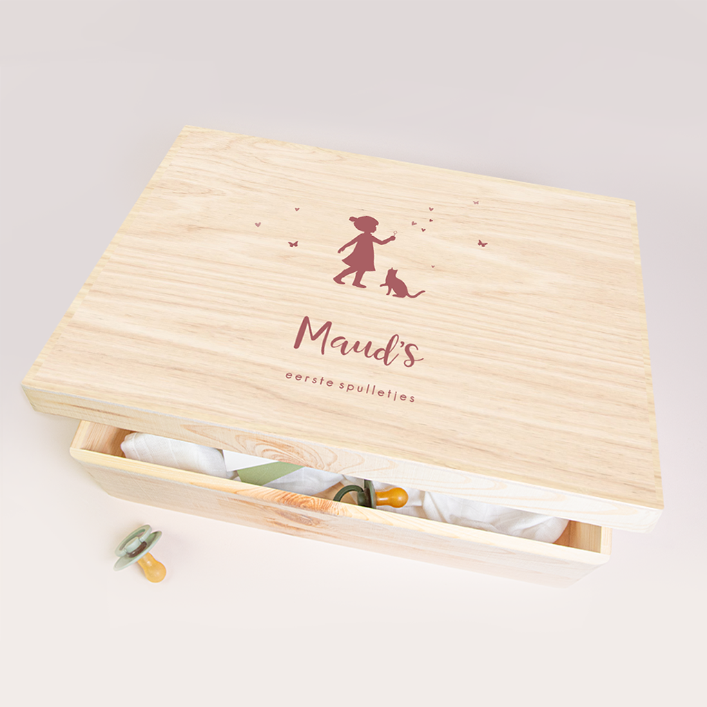 Memorybox baby met silhouetje van meisje en kat in oudroze