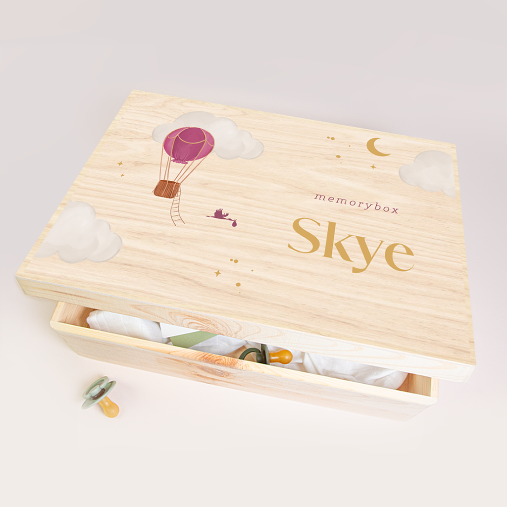 Memory box baby meisje met luchtballon en maan