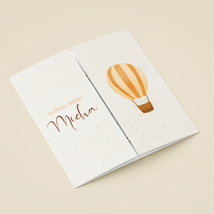 Tweeluik geboortekaartje luchtballon hartjes