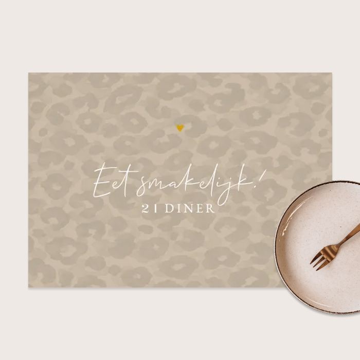 Placemat met panterprint voor een 21 diner