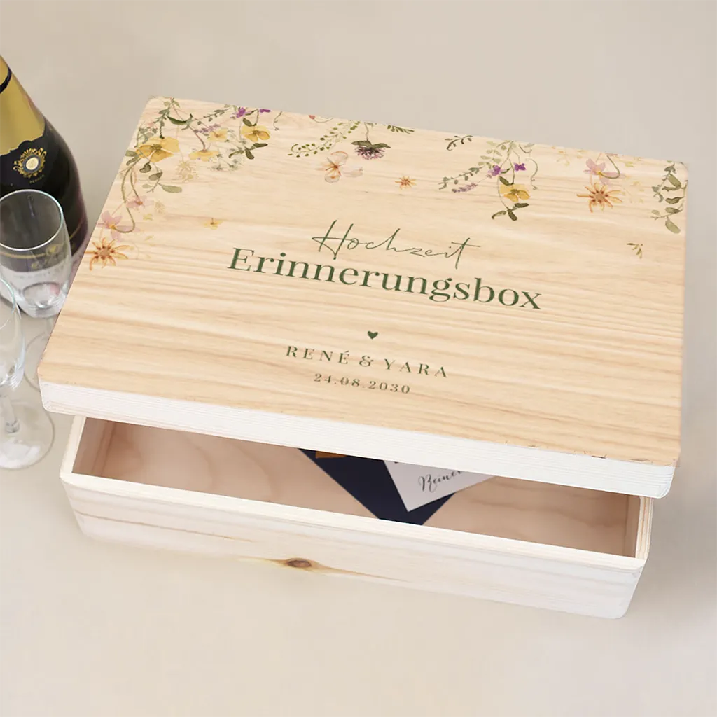 Erinnerungskiste zur Hochzeit mit Wildblumen