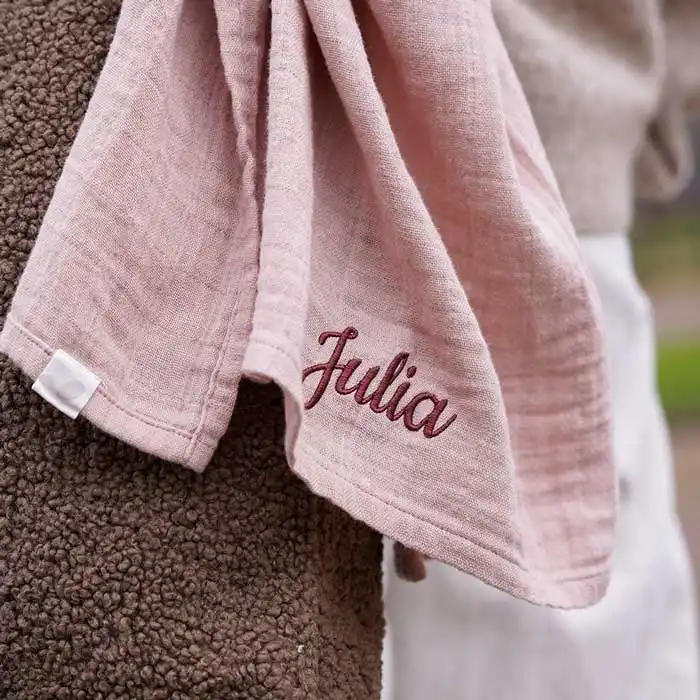 Hydrofiele doek met naam geborduurd