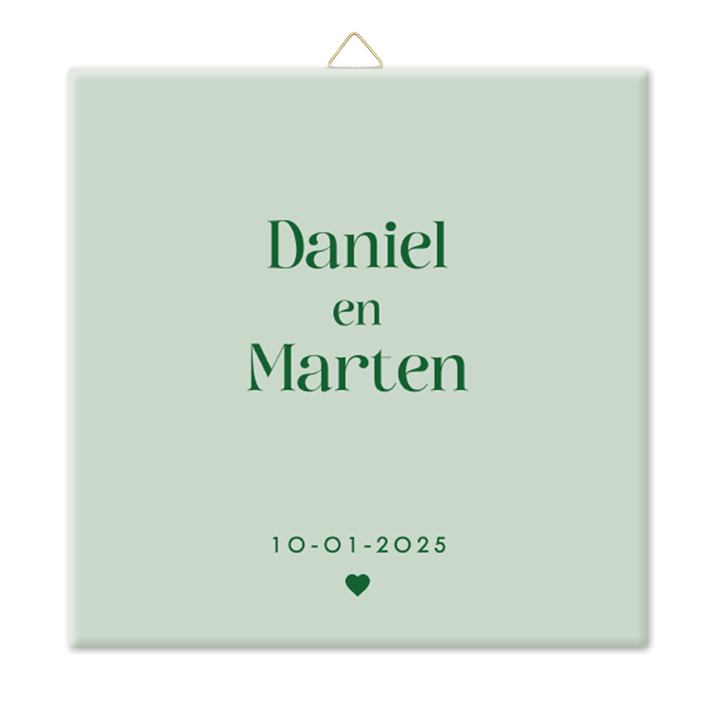 Keramiek tegeltje lichtgroen met donkergroene typografie